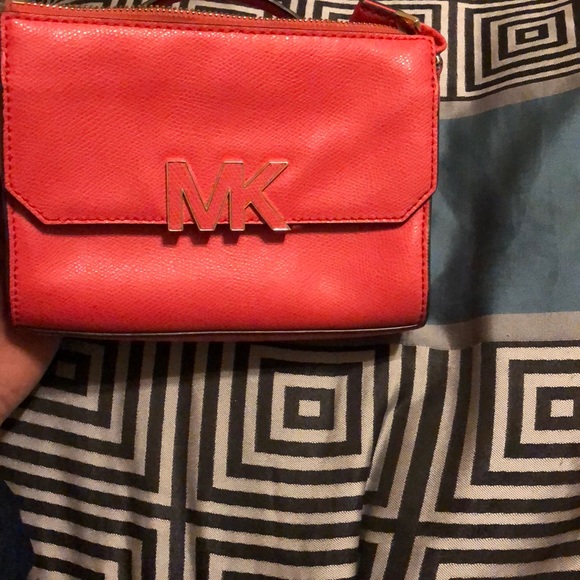 Women’s Michael Kors Crossbody - Picture 3 of 3